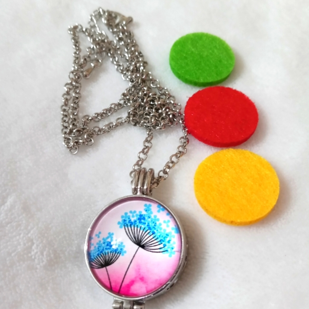 Aromatherapy necklace pendant